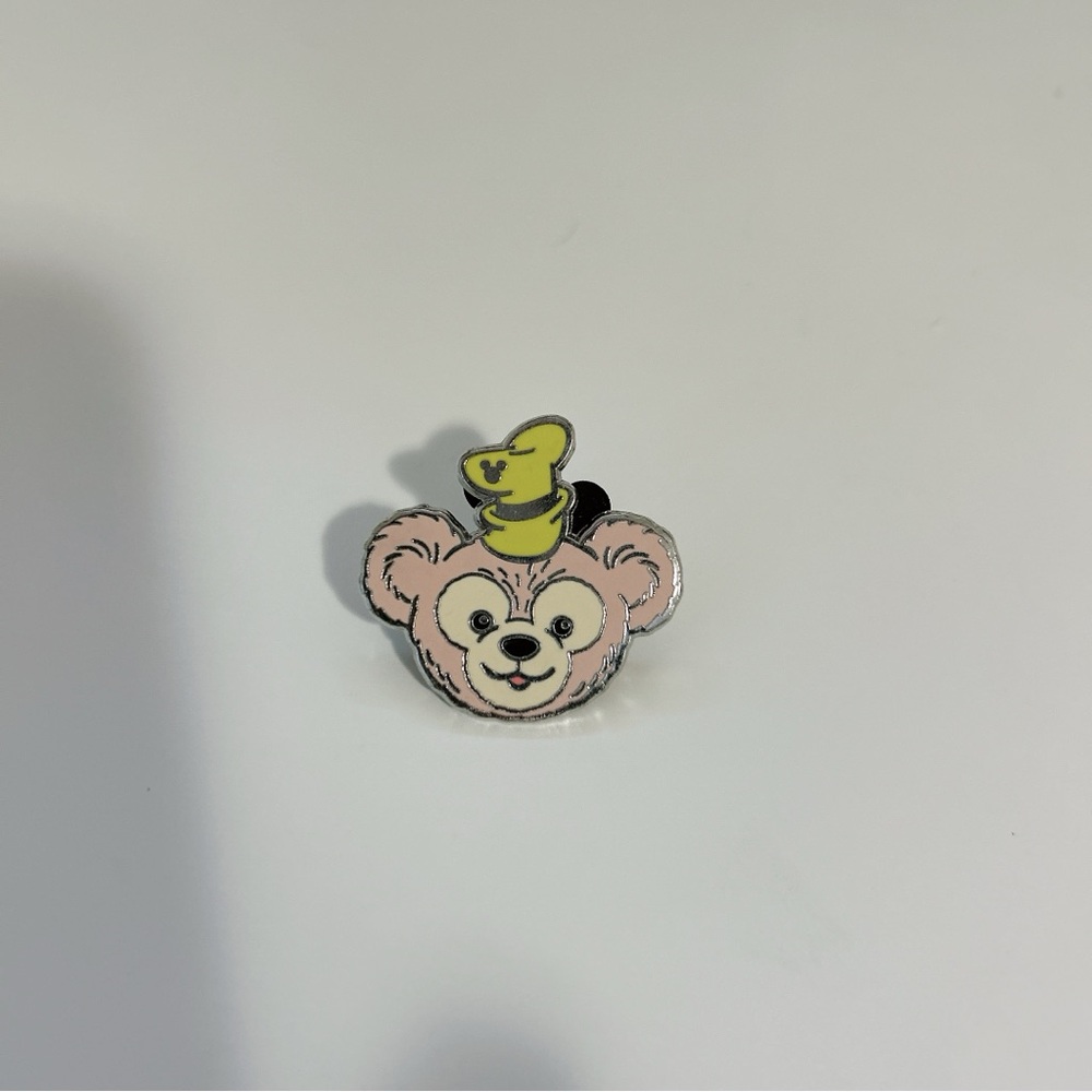 Disney Duffy and Friends Pin